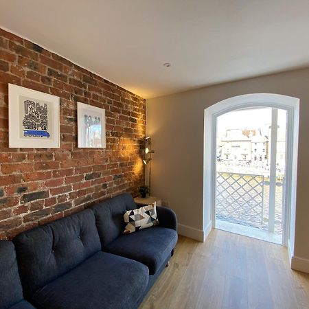 Luxury Apartment Woodsmill View - On The River - With Balcony - Recently Refurbished Йорк Экстерьер фото