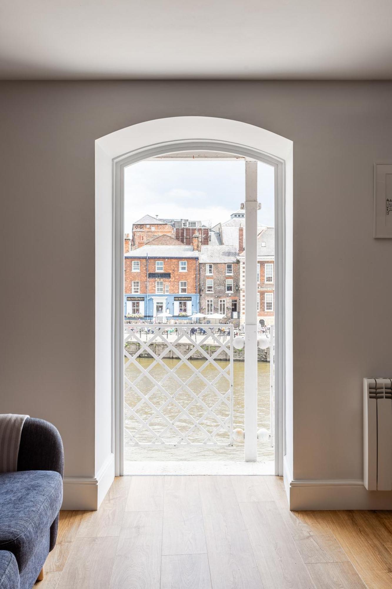 Luxury Apartment Woodsmill View - On The River - With Balcony - Recently Refurbished Йорк Экстерьер фото